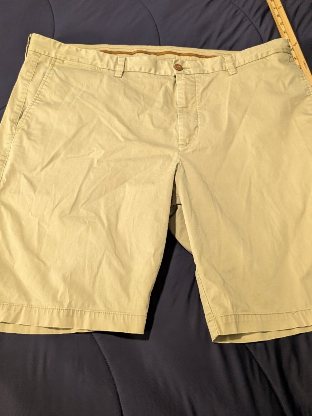 Tommy Bahama Shorts Mens 42 Beige Chino Flat Front Tencel Blend Casual Golf 9"